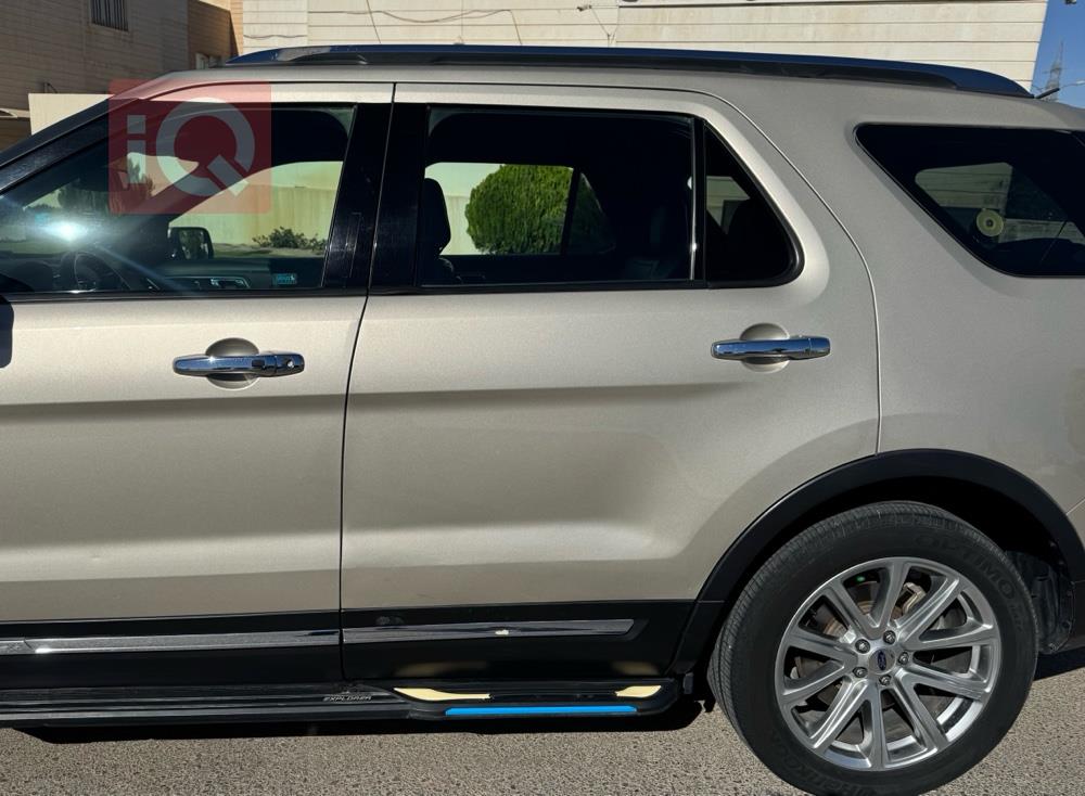 Ford Explorer